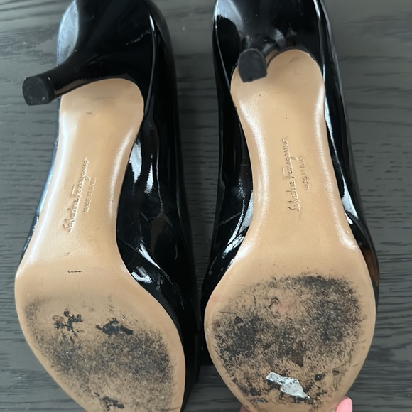 Salvadore ferragamo heels - Picture 6 of 8